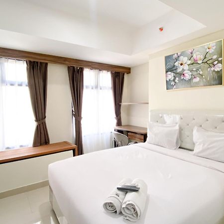 Homey And Cozy Stay Studio Room Pollux Chadstone Apartment By Travelio Cikarang Esterno foto