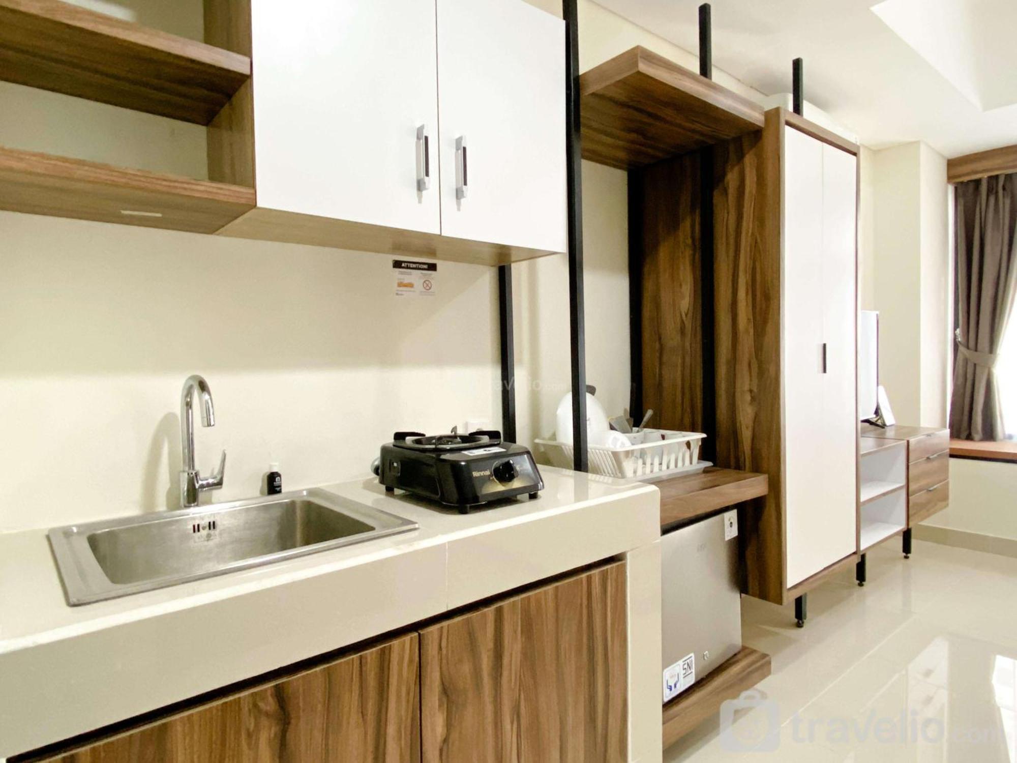 Homey And Cozy Stay Studio Room Pollux Chadstone Apartment By Travelio Cikarang Esterno foto