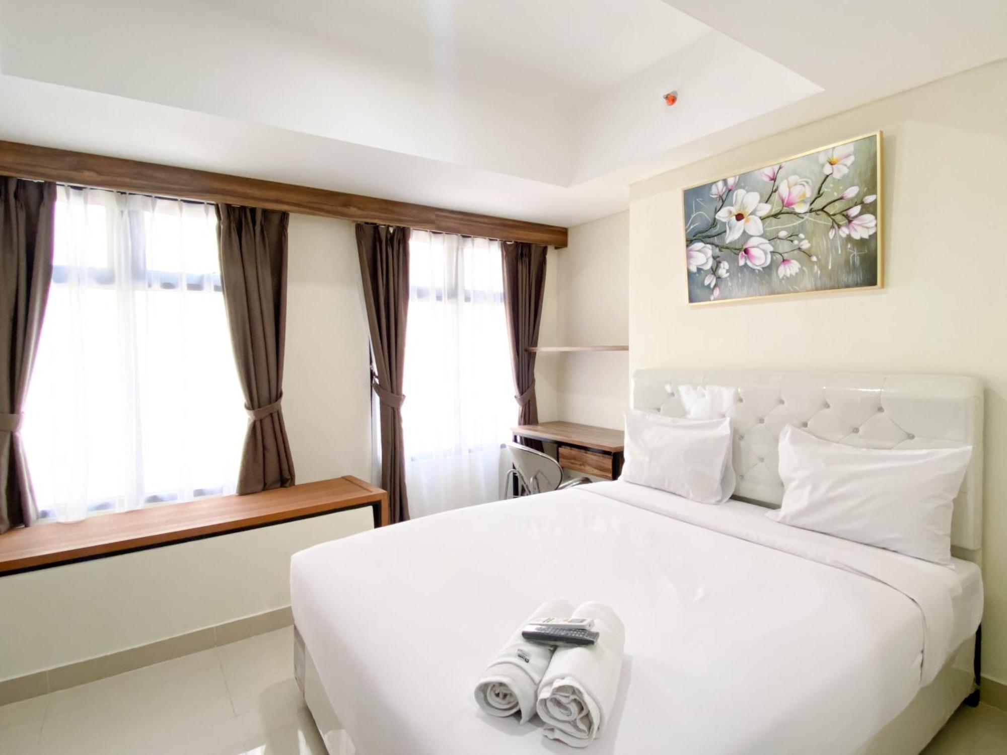 Homey And Cozy Stay Studio Room Pollux Chadstone Apartment By Travelio Cikarang Esterno foto